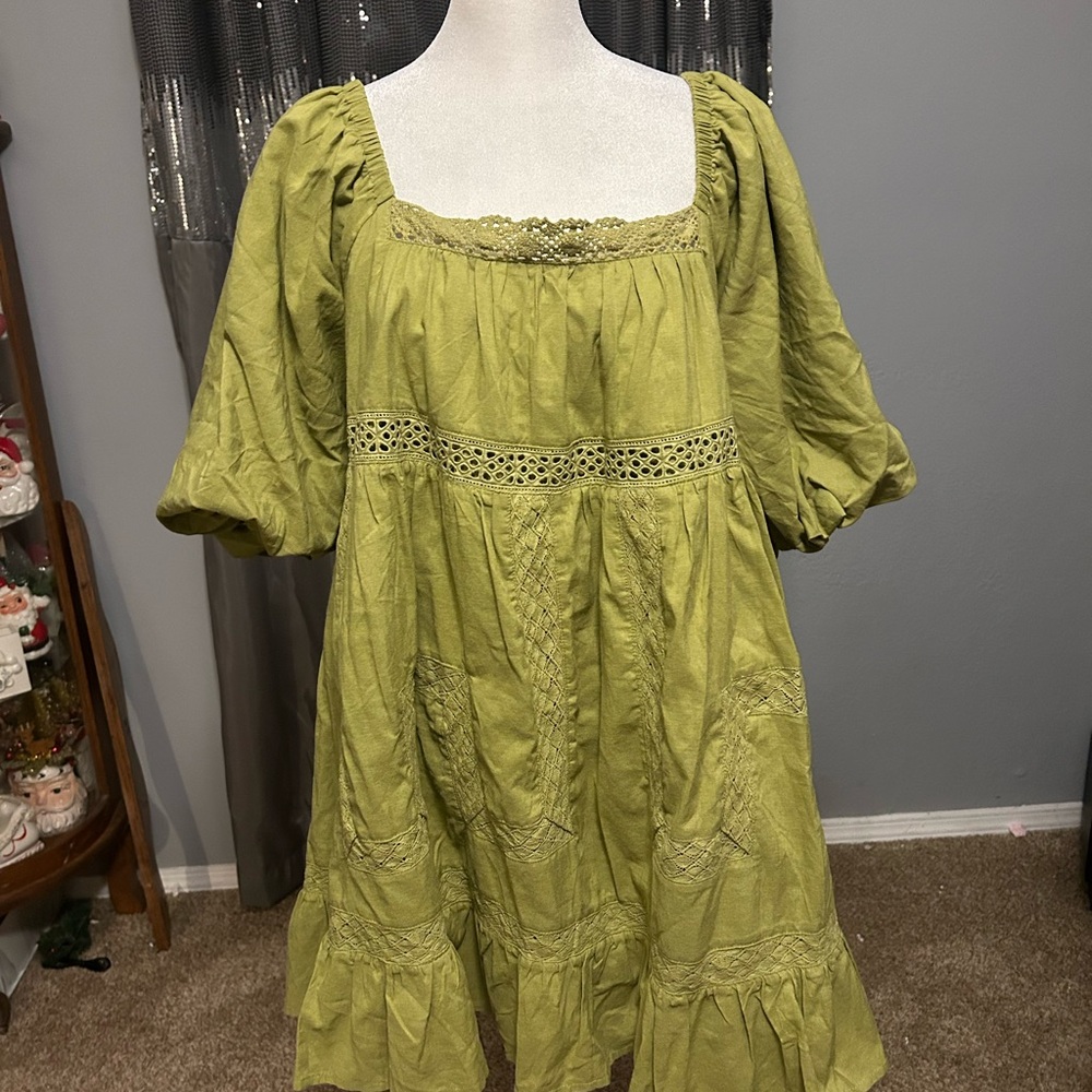 Elegant Green Lace-Trimmed Dress